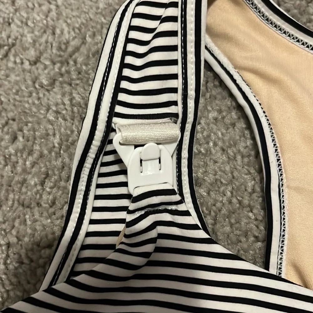 LAST CHANCE-Maven Thread Black and White Striped breastfeeding Sports Bra - Picture 3 of 6